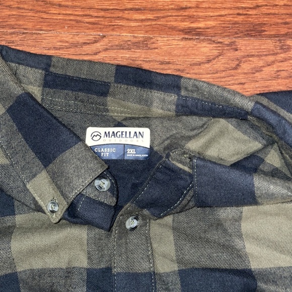Magellan plaid button down XXL - Picture 3 of 3